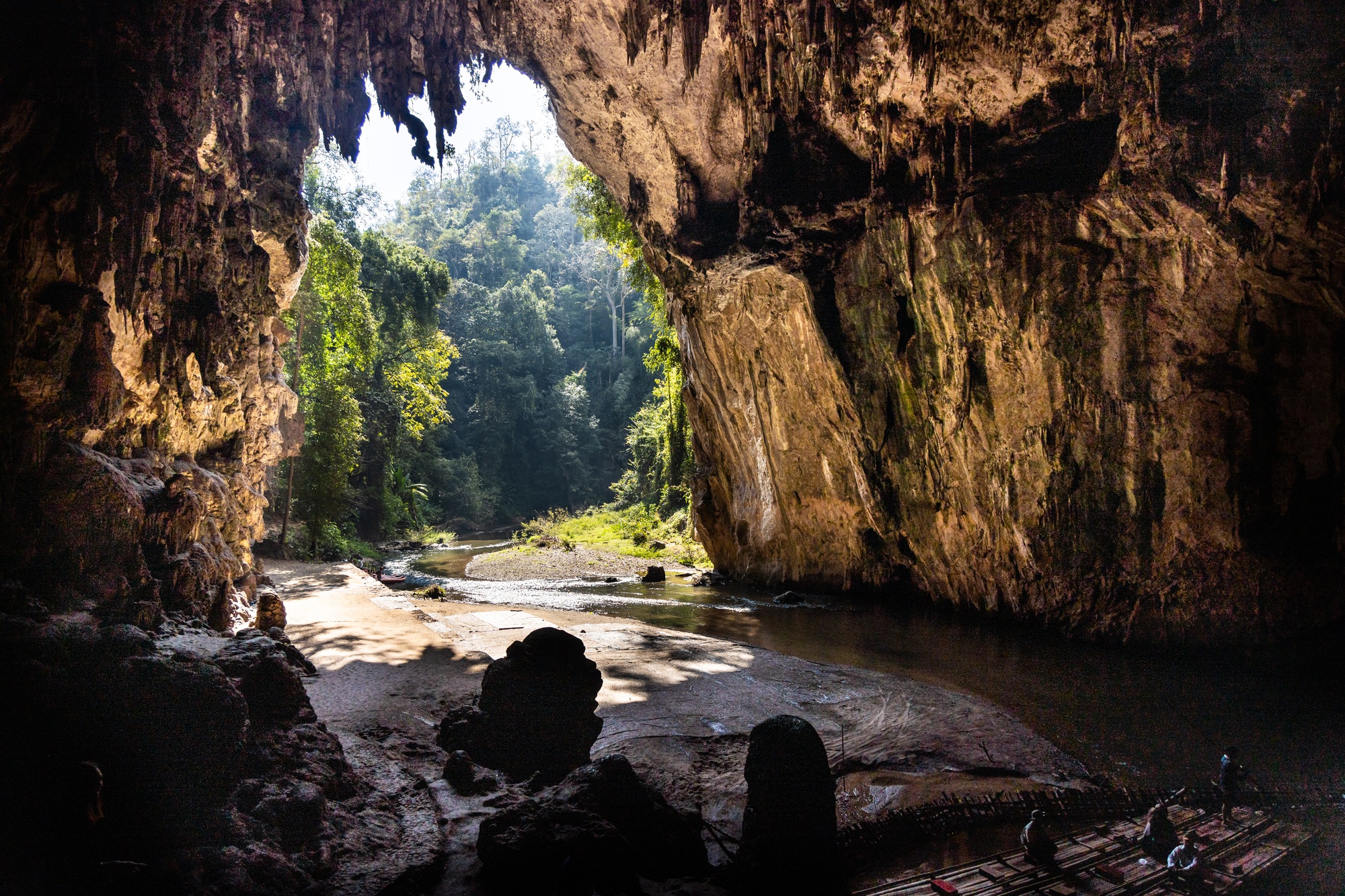 grotte de Tham Lod