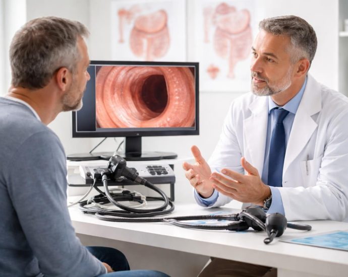 découvrez ce qu'est une coloscopie, son rôle essentiel dans la prévention des maladies colorectal, et pourquoi cet examen est crucial pour votre santé.